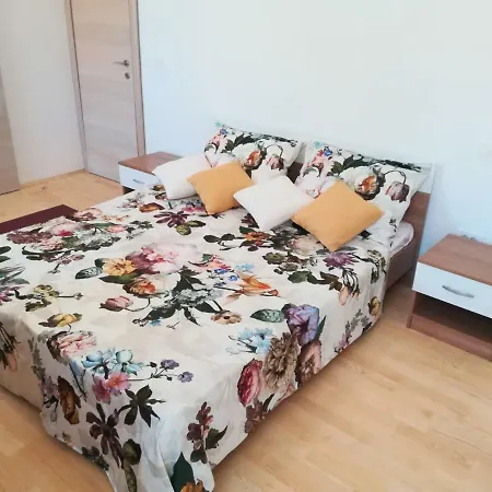 Apartment Malti Modis *